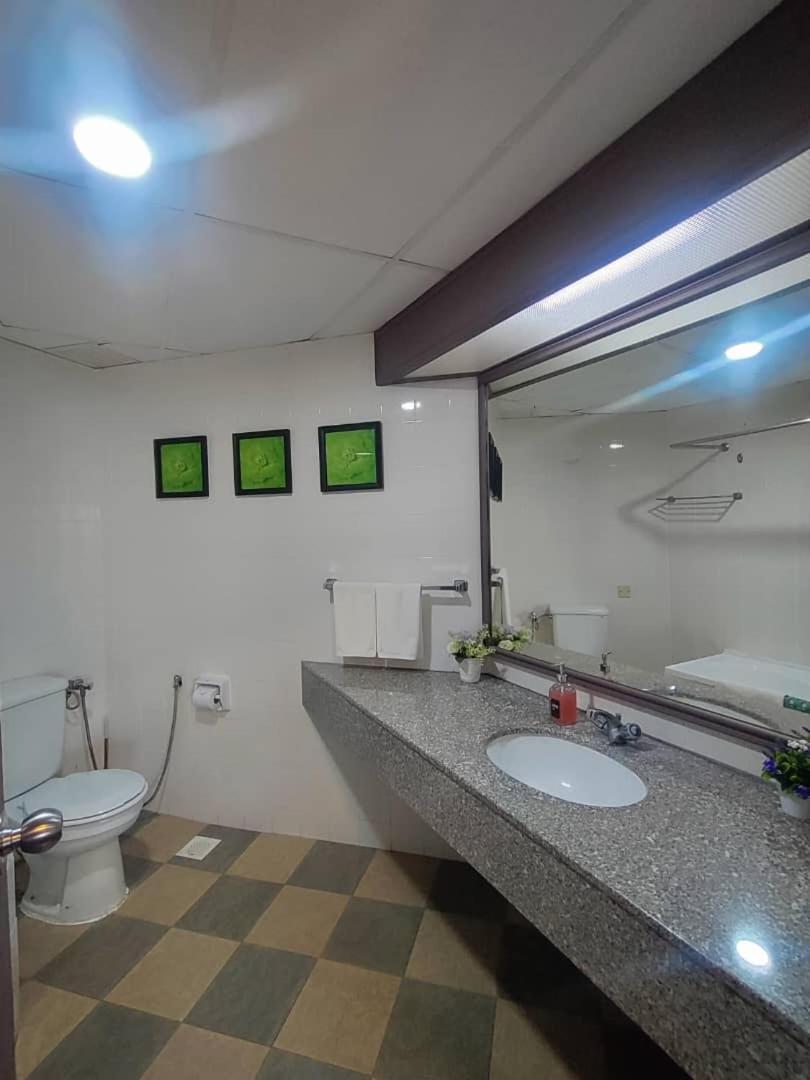 17 Jazz Sweet Beachfront Resort Tanjung Bungah  Exterior photo